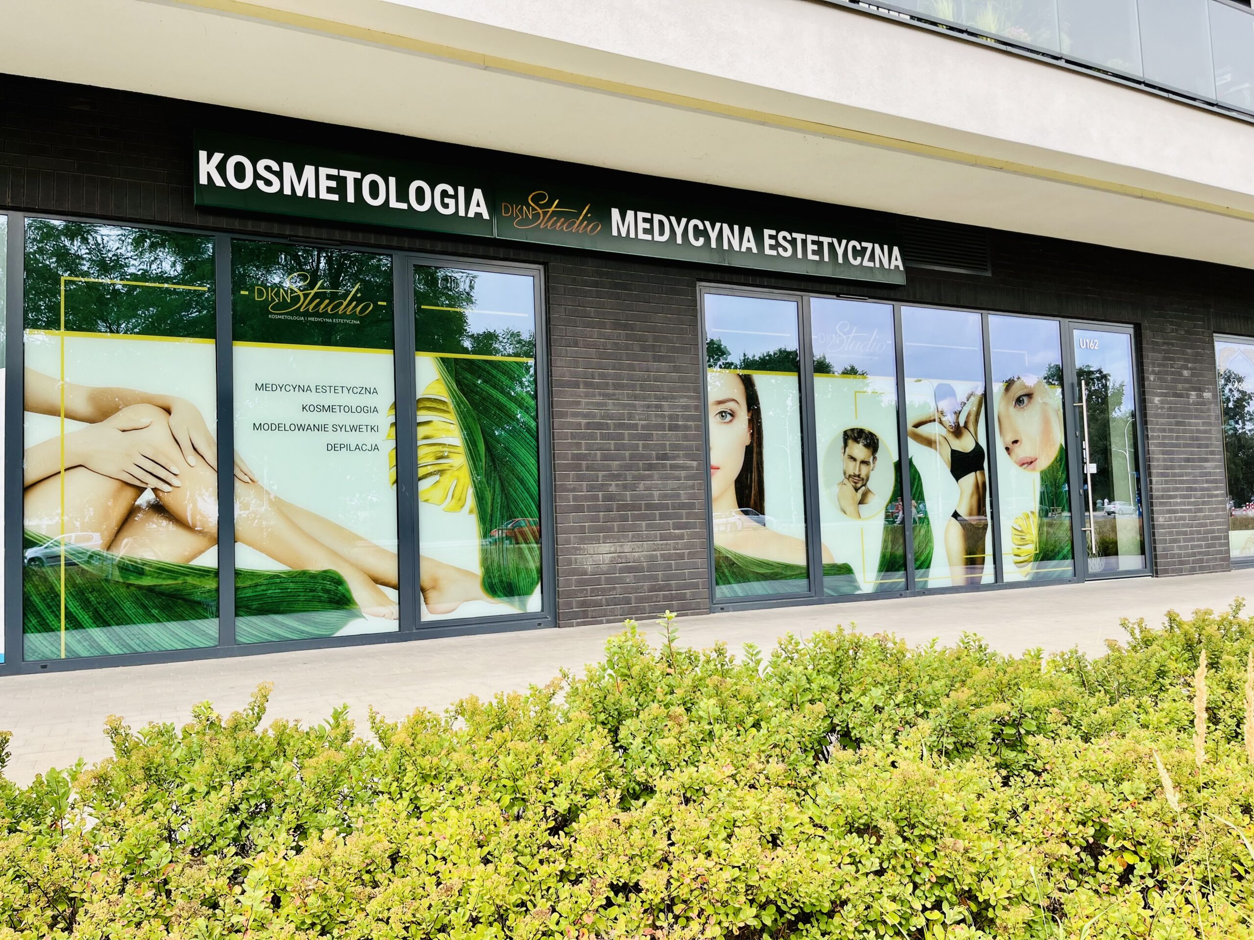 DKN Studio — wnętrze z kanapą